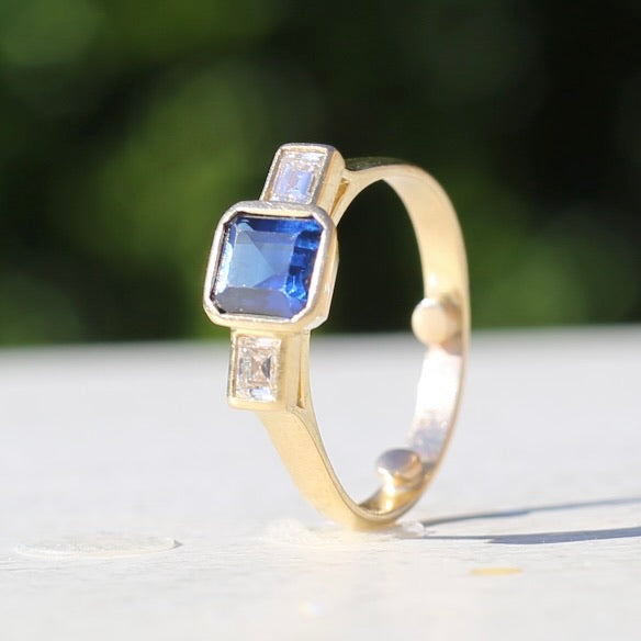 Bezel Set Sapphire and Diamond Trilogy Ring, 18ct Yellow Gold, size S or 9 (with arthritis balls)