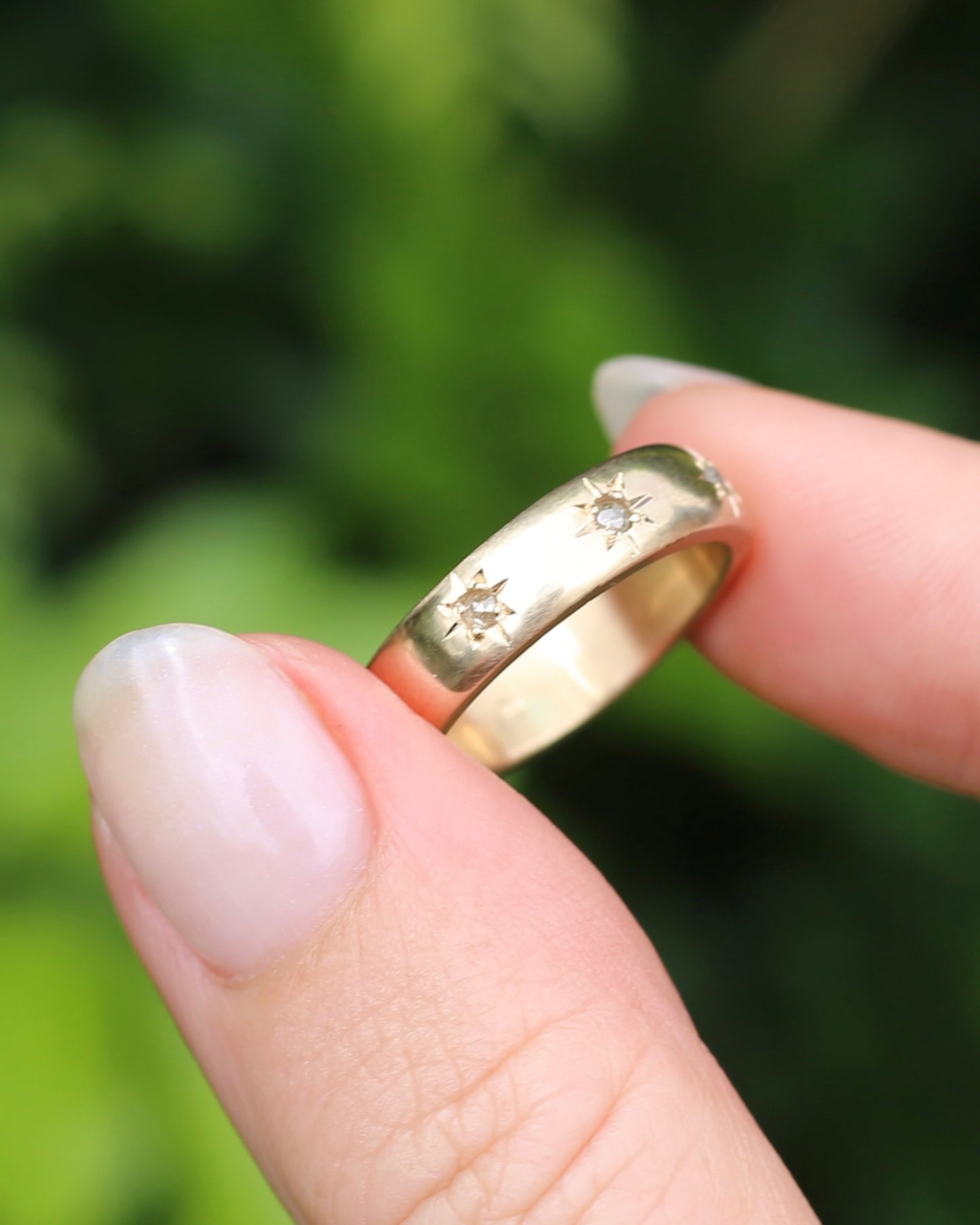 Reclaimed 9ct Yellow Gold Ring Star Set with 3 Rose Cut Diamonds, size O1/2 or 7.25 (fits about N1/2 or 7 due to width and chunk)