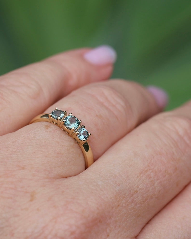 Natural Turquoise-Meets-Sage-Green Parti Trilogy, Claw Set 9ct Yellow Gold, size O1/2 or just over 7.25, 2.16g