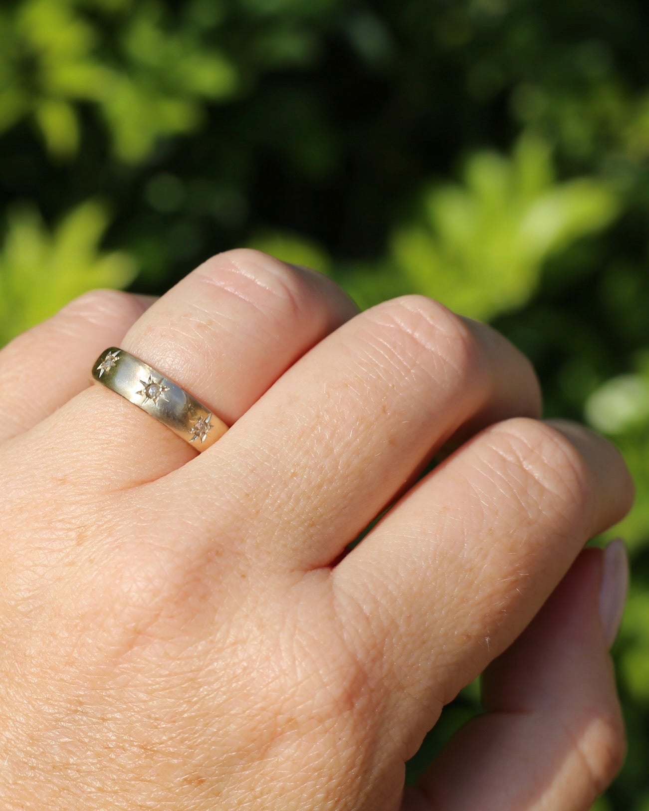 Reclaimed 9ct Yellow Gold Ring Star Set with 3 Rose Cut Diamonds, size O1/2 or 7.25 (fits about N1/2 or 7 due to width and chunk)