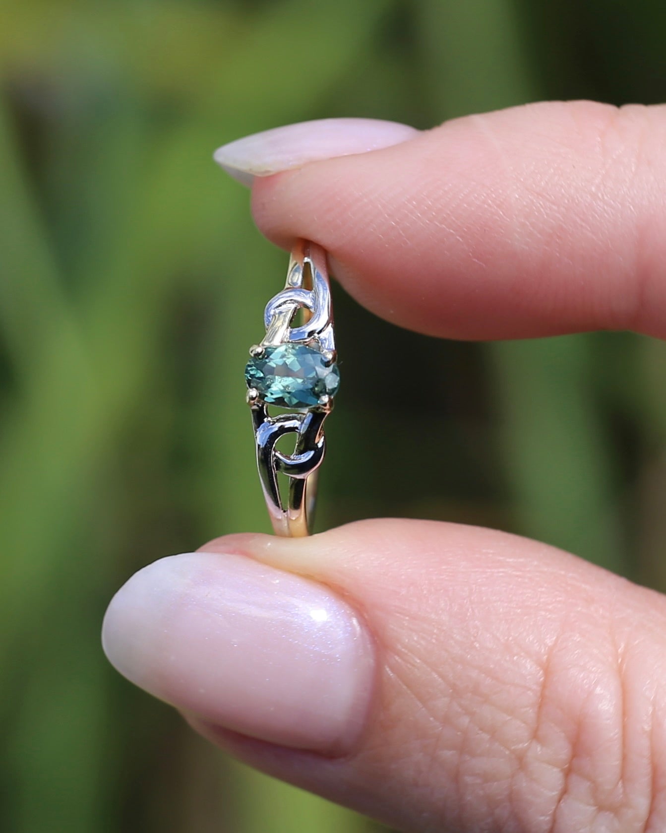 0.65ct Sage Green Parti Australian Sapphire, 9ct Yellow and White Gold, size O or 7.25, 1.30g