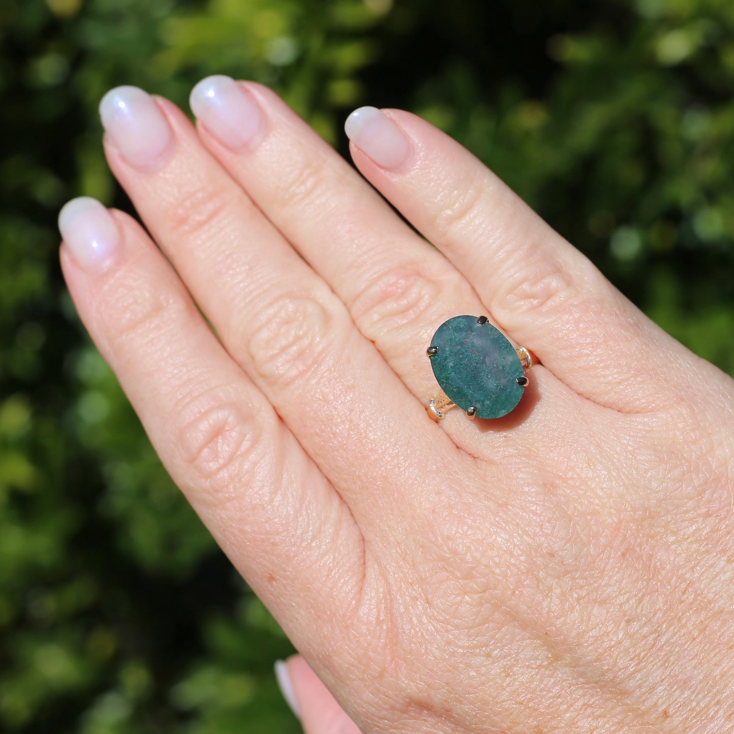 8ct Oval Moss Agate Claw Set Cocktail Ring, 14ct Yellow Gold, size Q1/2 or just over 8.25