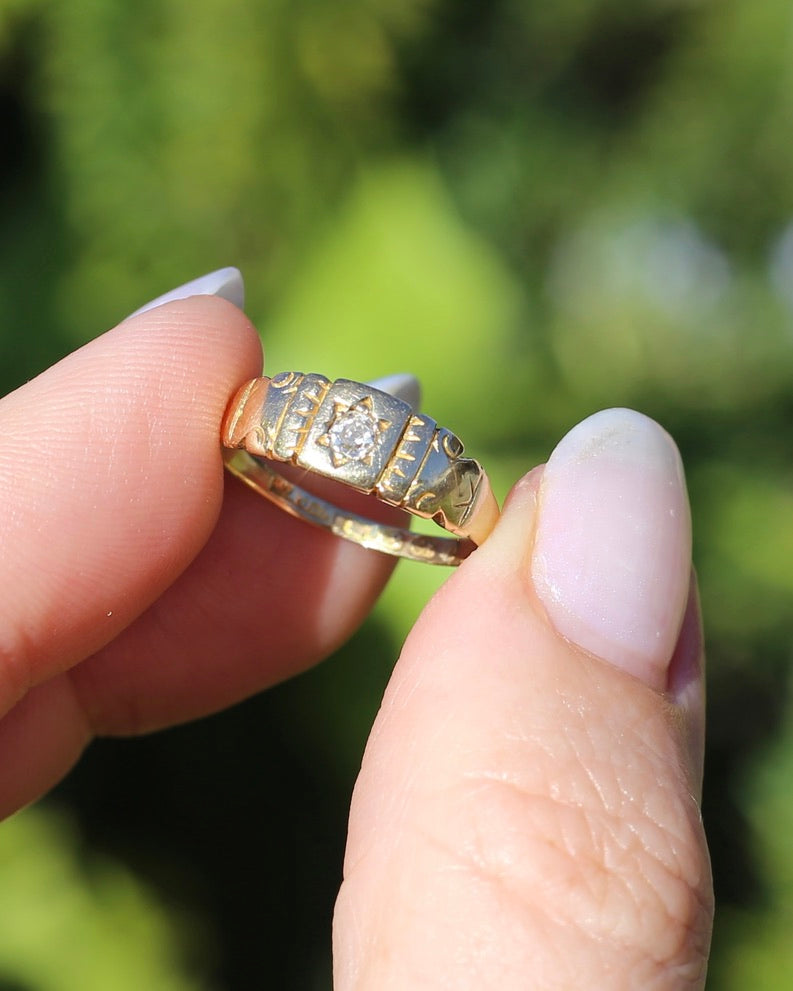 Antique 1898 Old Cut Diamond Star Set Carved Ring, 18ct Yellow Gold, size M1/2 or just under 6.5, 2.74g