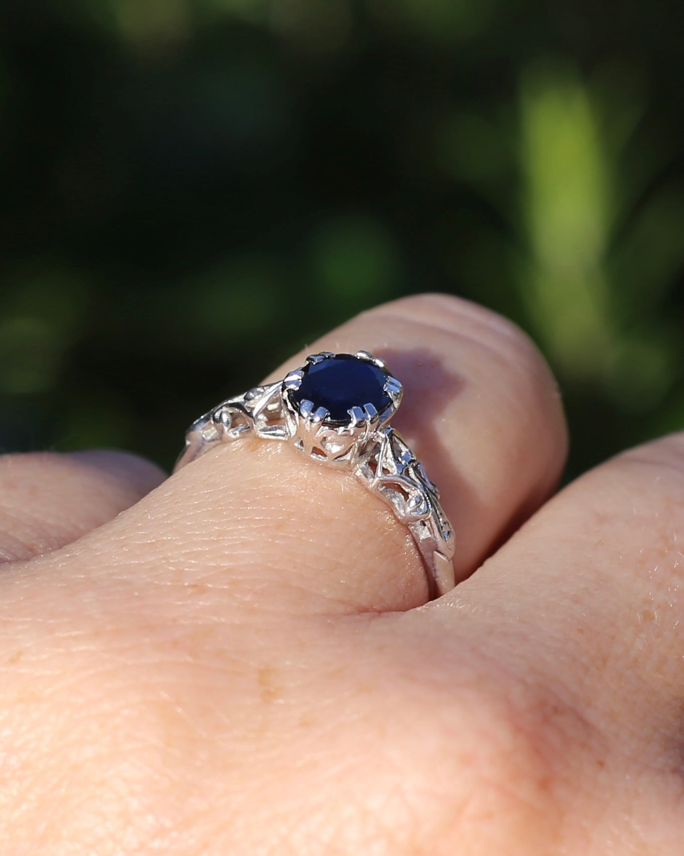 1.3ct Natural Blue Australian Sapphire, in a Vintage Double Claw Set 9ct White Gold Filigree Ring, size P or 7.75, 2.45g