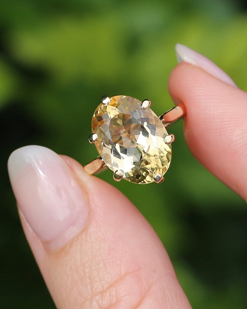 7.1ct Heliodor (Golden Beryl) in Vintage 1978 London Made Ring, 9ct Yellow Gold, size P or 7.75, 4.41g with valuation