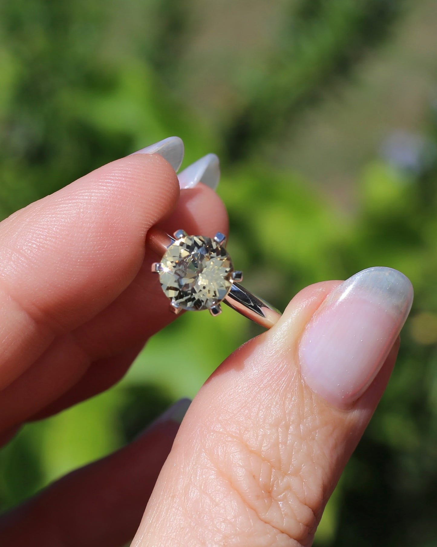 9mm 2.25ct Natural Yellow Beryl, 6 Claw Set, 9ct White Gold, size N1/2 or nearly 7, 3.75g