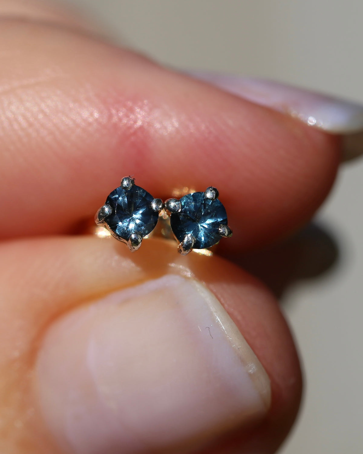 3.4mm 0.35ct combined Vibrant Blue Natural Spinel Studs, 9ct Yellow Gold, 0.64g