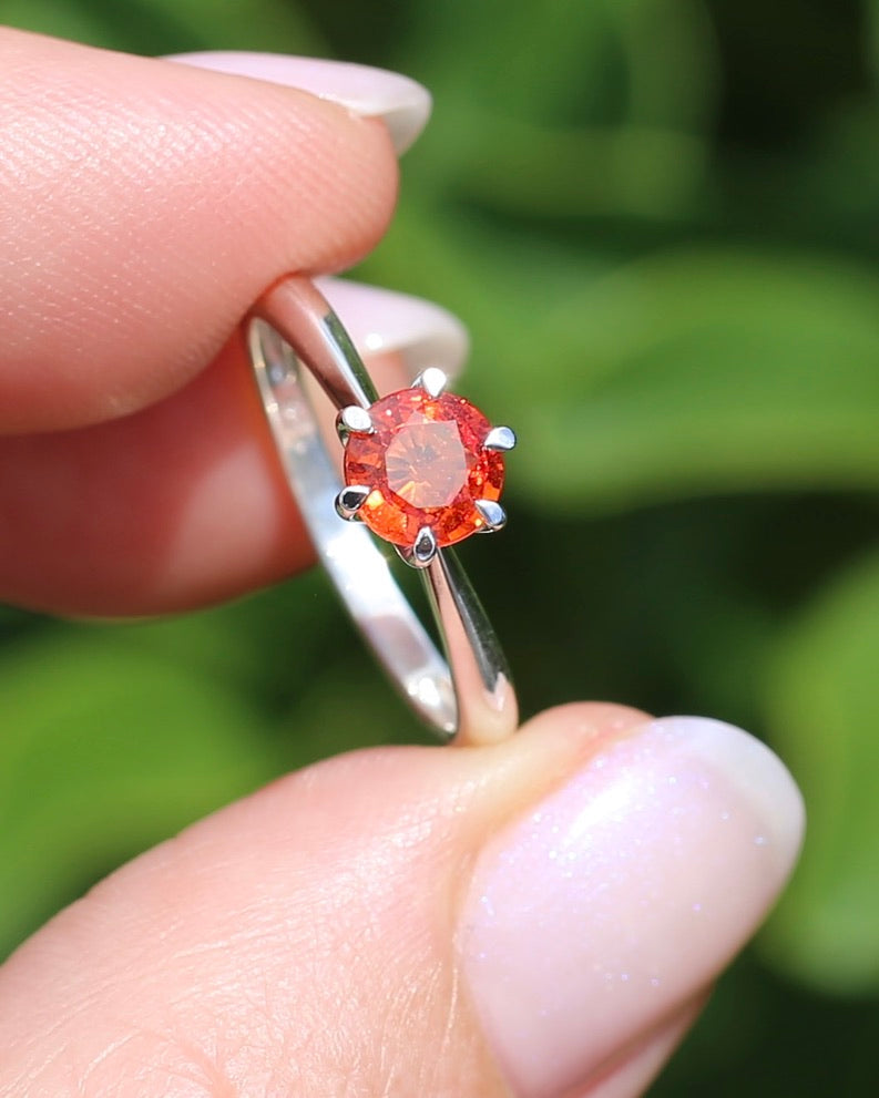0.85ct Natural Orange Sapphire in 6 Claw Solitaire Ring, Sterling Silver, size N or 6.75, 1.87g
