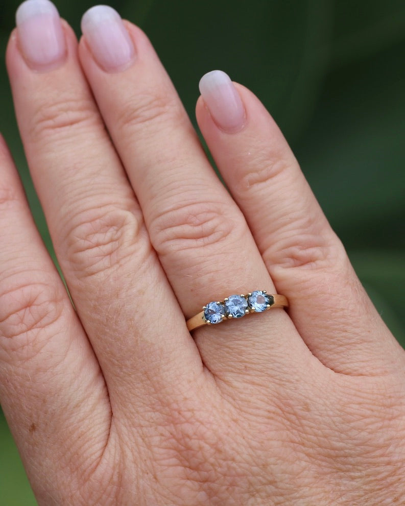 1.5ct Pale Cornflower Blue Parti Trilogy, Claw Set 9ct Yellow Gold, size Q or 8.25, 2.17g