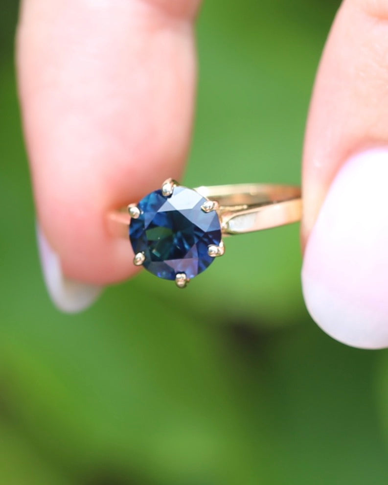 Vintage 2.44ct Blue Parti Ring, 14ct Yellow Gold, size O or 7.25, 2.49g with valuation