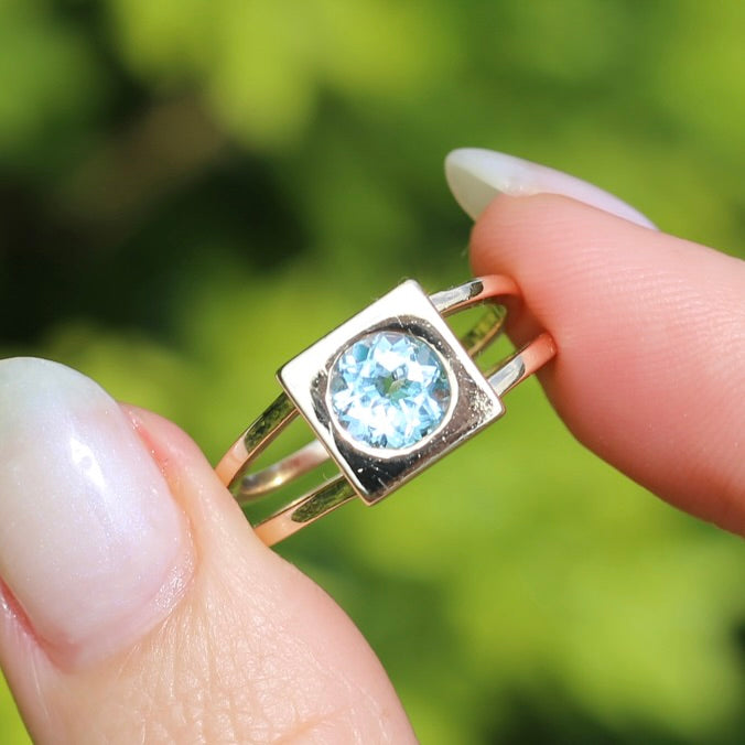 Bezel Set Square Face Blue Zircon Ring on Split Band, 9ct Yellow Gold, fits like size R or 8.5