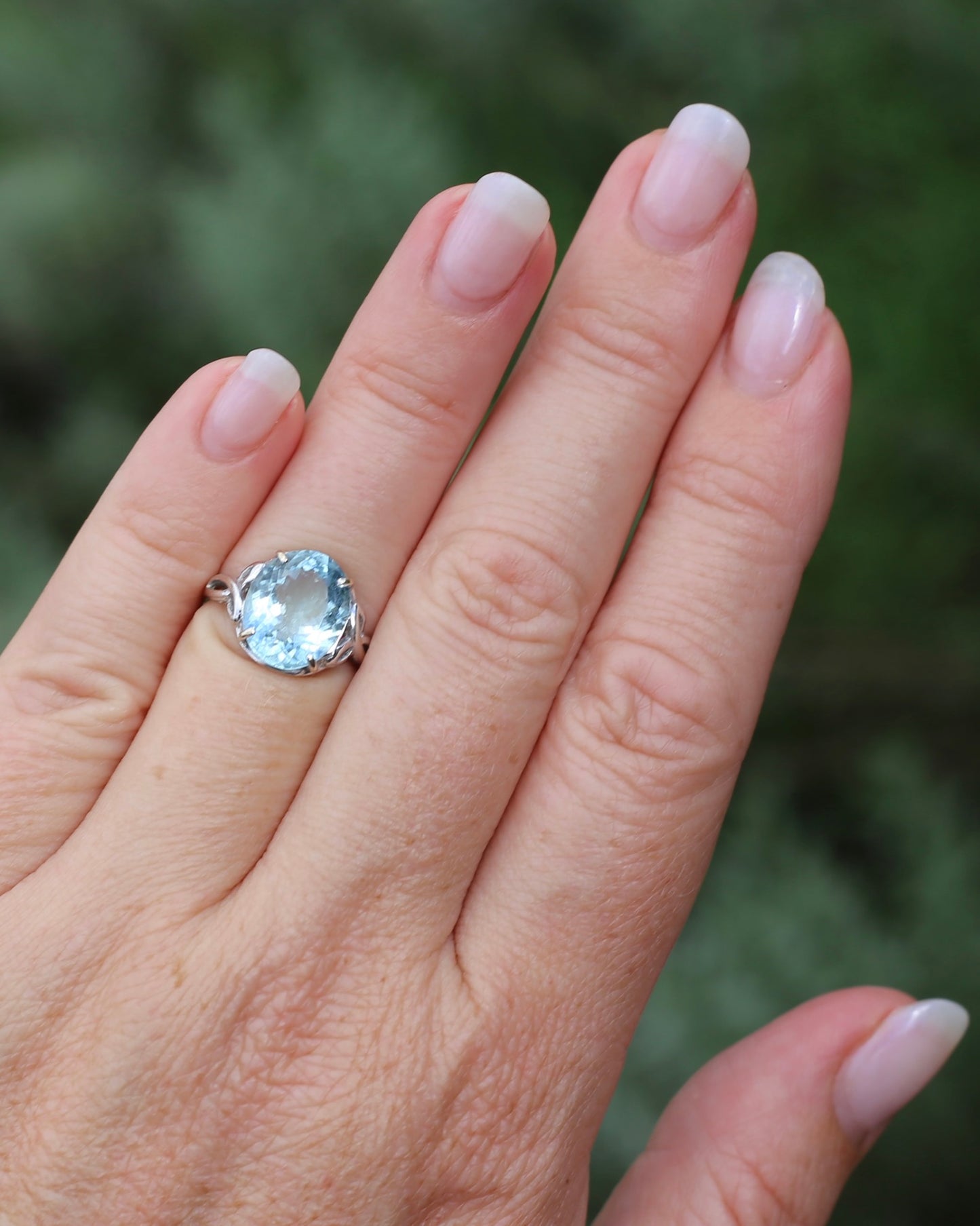 3.2ct Oval Natural Aquamarine in Celtic Inspired 18ct White Gold Ring, size L1/2 or 6, 3.11g