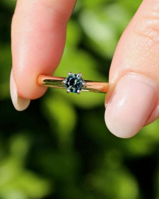 0.55ct Australian Parti Sapphire, 6 Claw Setting, 9ct White and Yellow Gold, size 7 or O, 3.52g