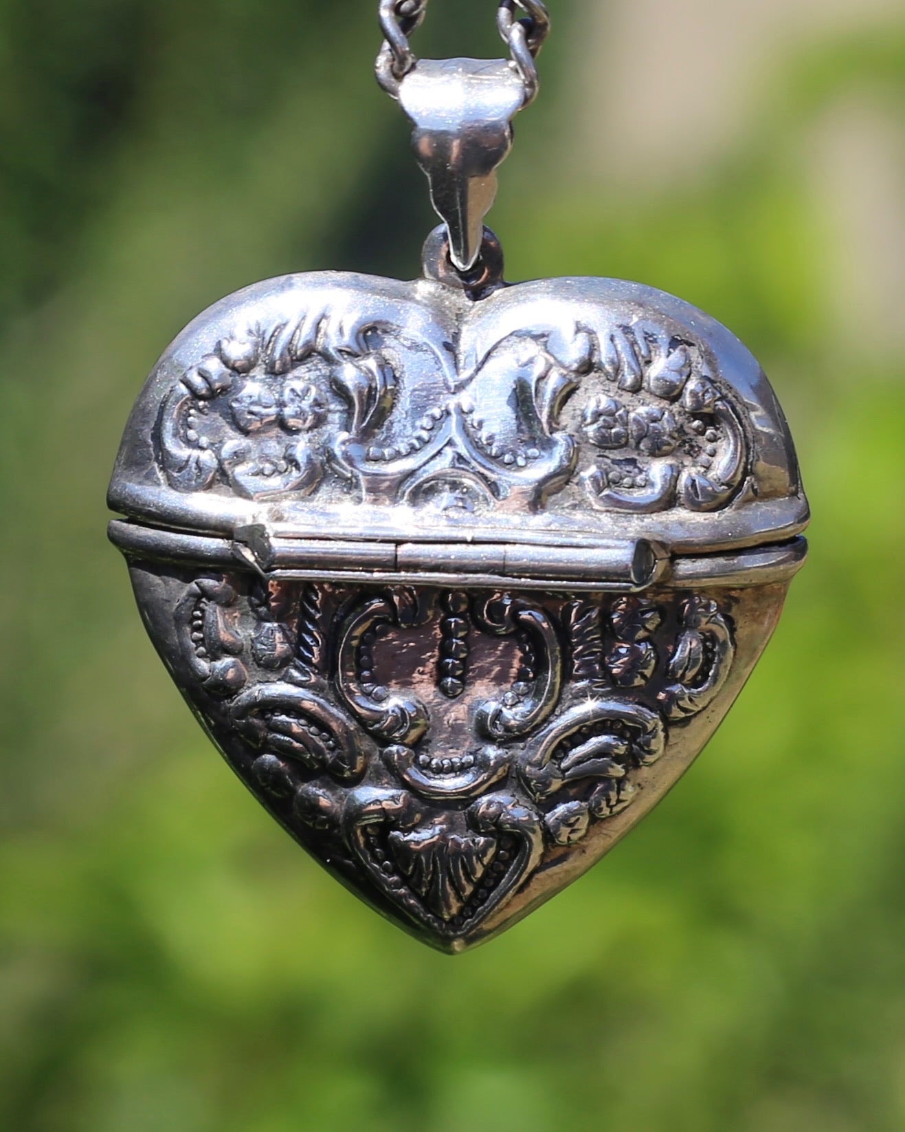 Vintage Heart Shaped Repousse Sterling Silver Vinaigrette Pendant, 12.0g