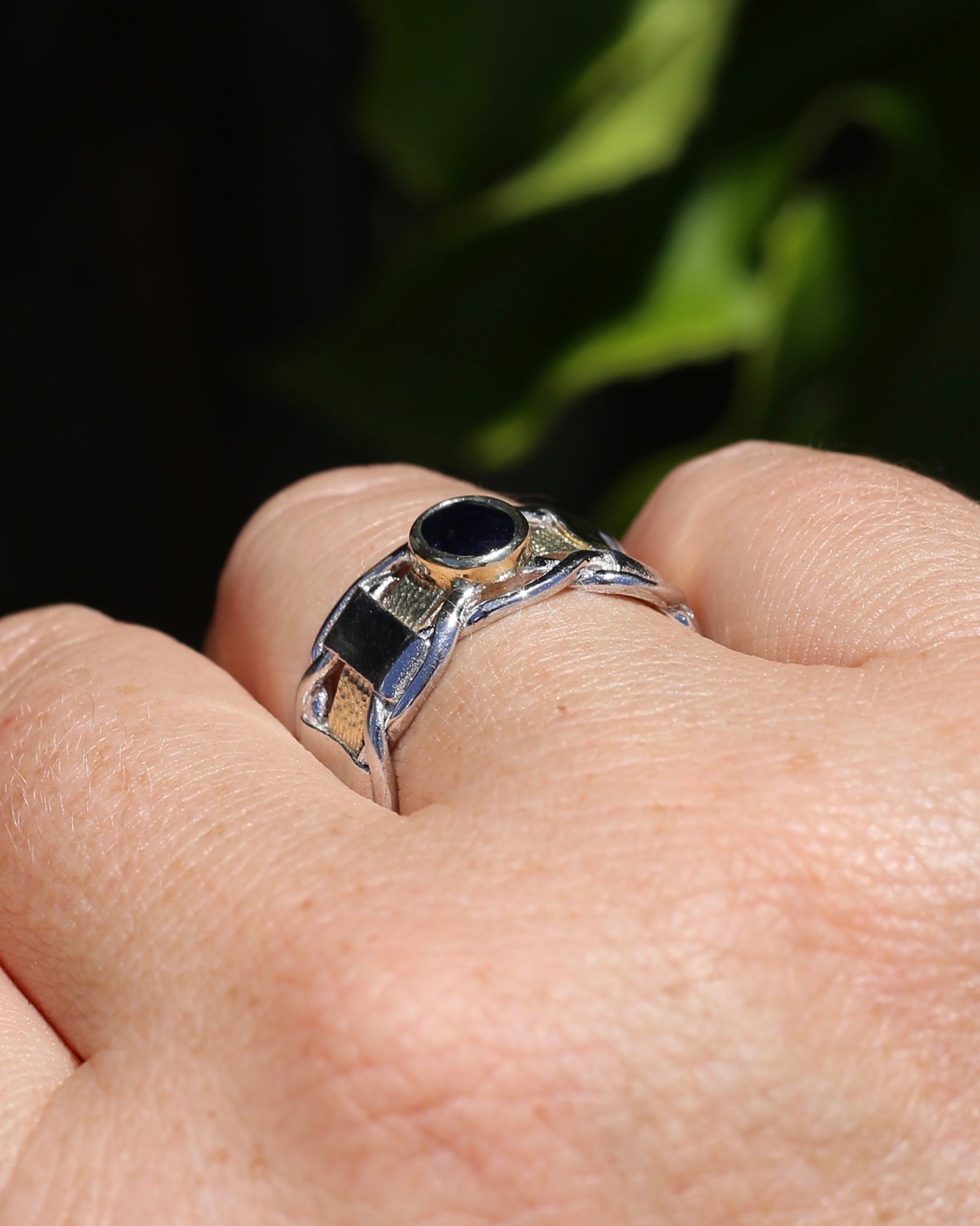 Mixed Metal Bezel Set Natural Sapphire Chunky Textured Ring in 9ct Yellow Gold and Sterling Silver, size R ot 8.5 (fits like P1/2 or 8), 8.77g