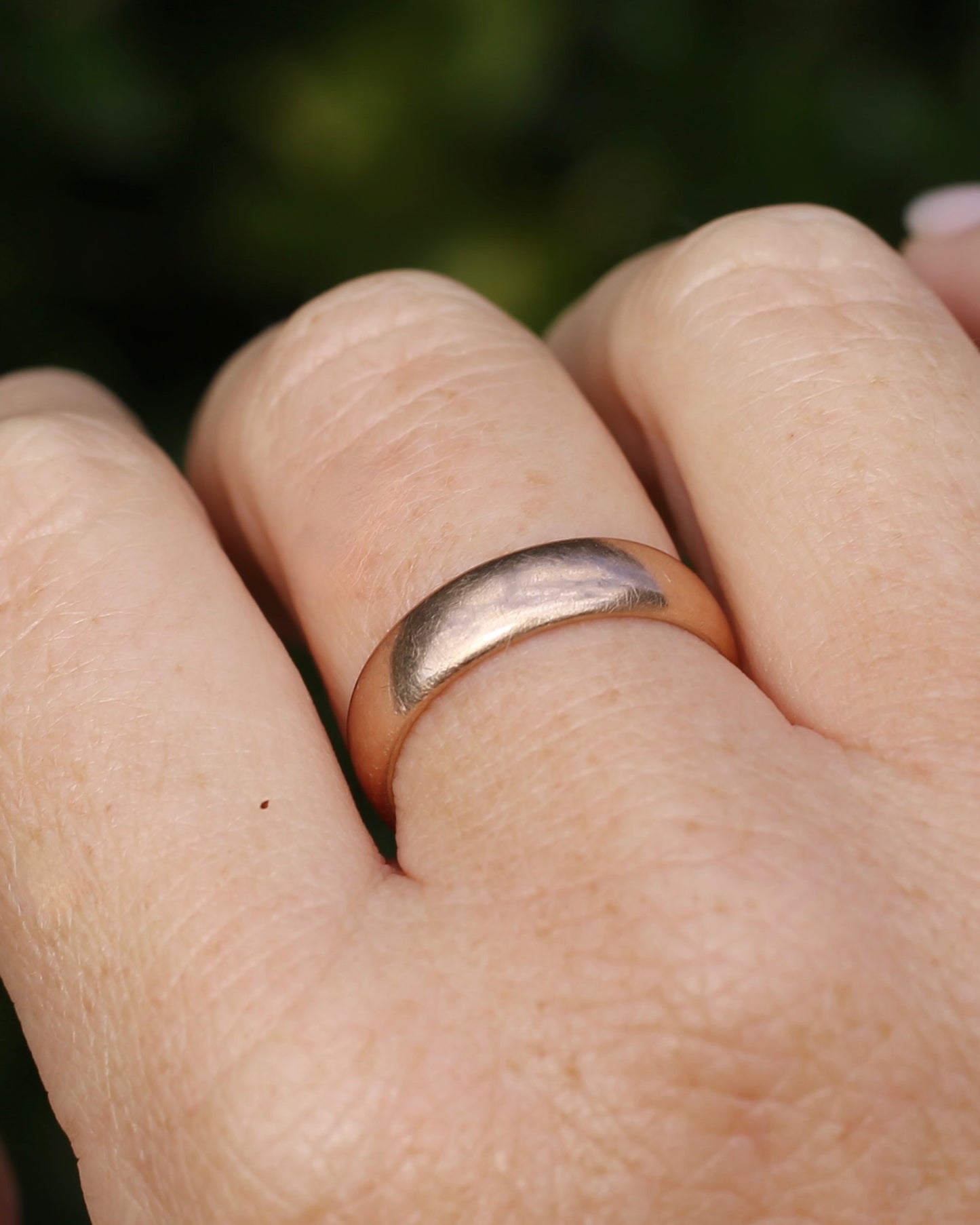 Vintage Rosey Gold Half Round Chunky Wedder, 9ct Old Rosey Gold, size 9 or R1/2 (fits more like a Q1/2-R due to width)