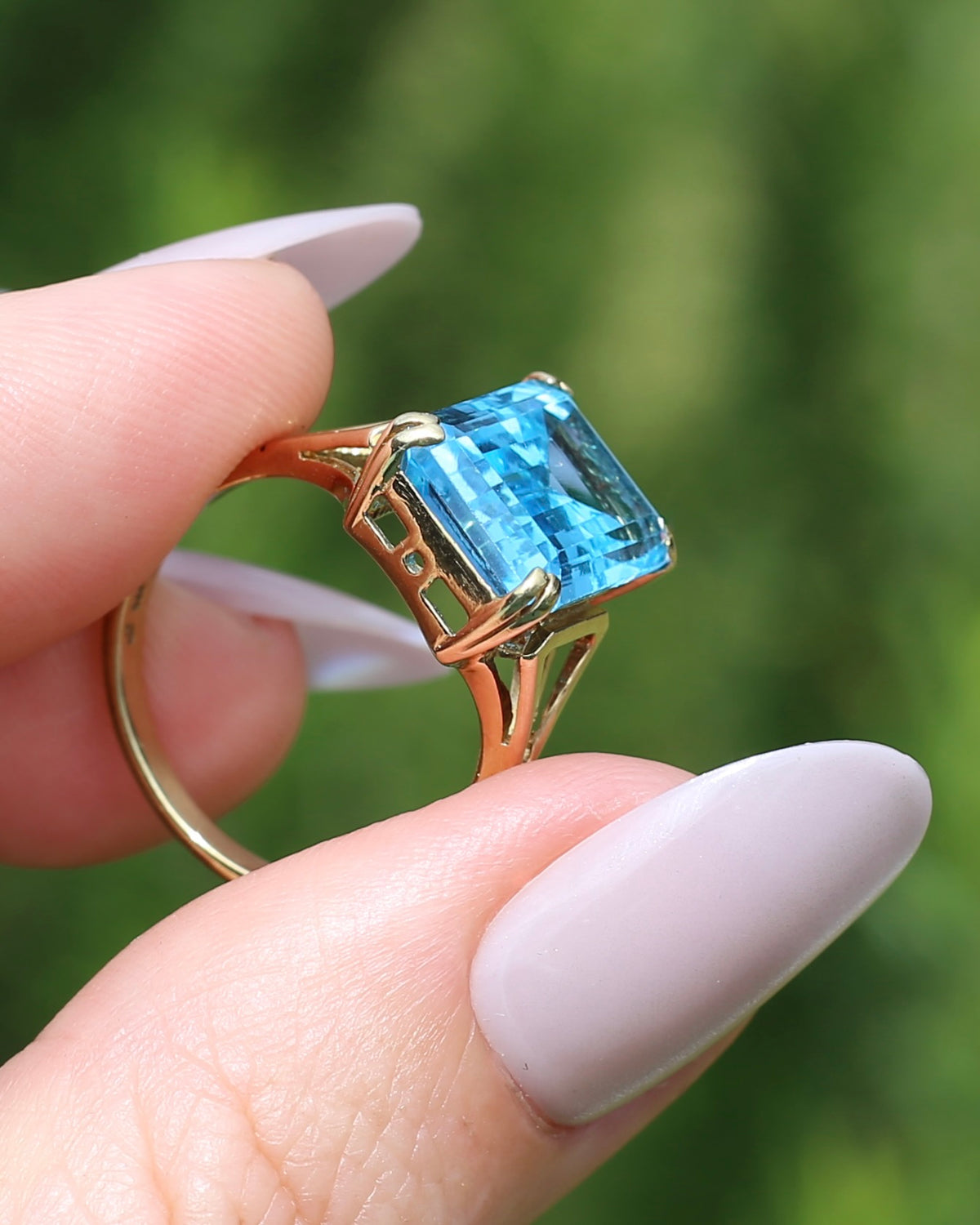 Emerald Cut Blue Topaz Cocktail Ring, 9ct Yellow Gold, size 7.75 or just over P, 4.85g