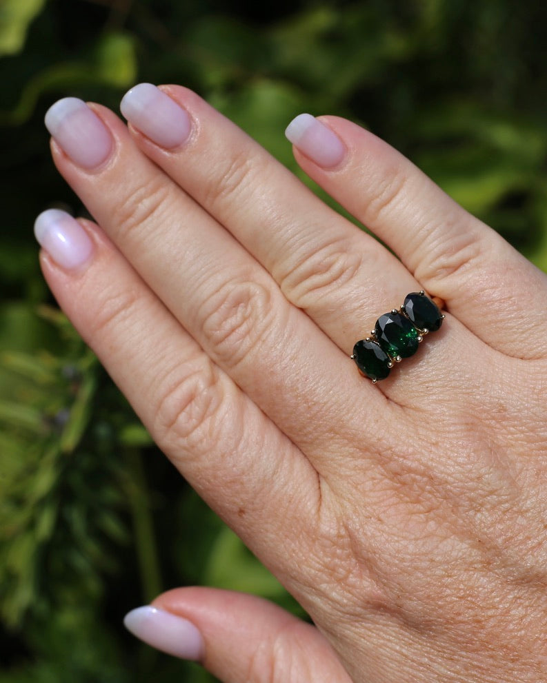 Glorious 5.18ct Tsavorite Green Garnet Trilogy Ring, 9ct Yellow Gold, size O1/2 or just over 7.25, 2.9g, with valuation