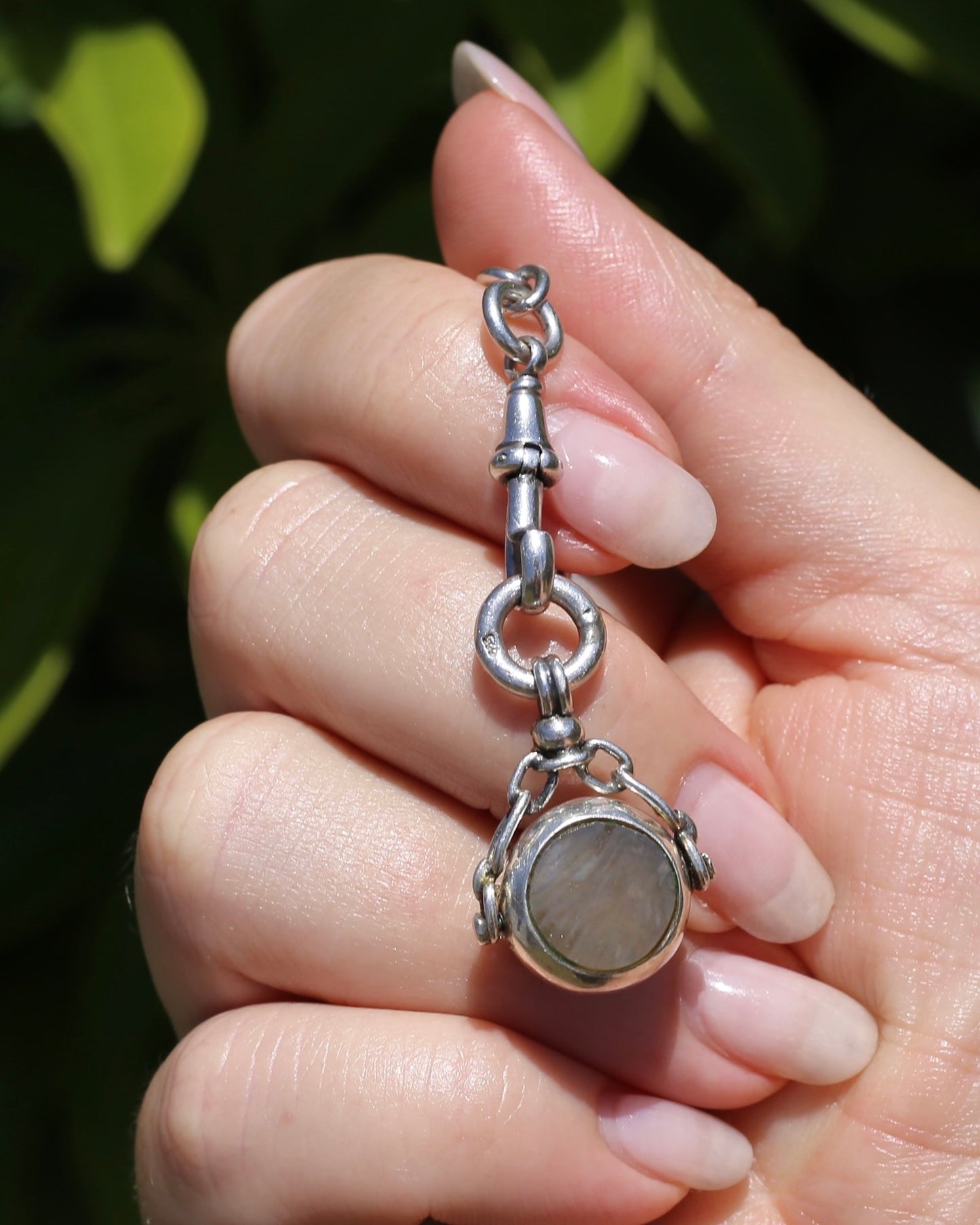 Vintique Spinner Fob with Chain Detail and Agate Faces, 5.4g