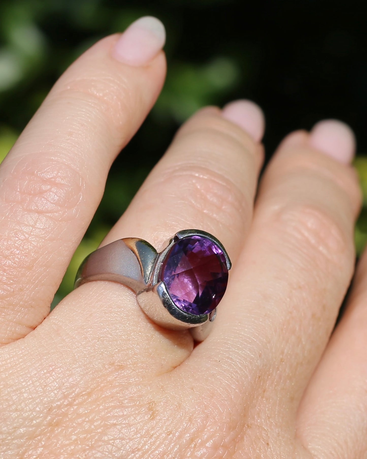 Harlequin Cut Oval Amethyst and Ruby Ring with Brushed Finish and Gold Plating Detail, 9.1g, size P1/2 or 8
