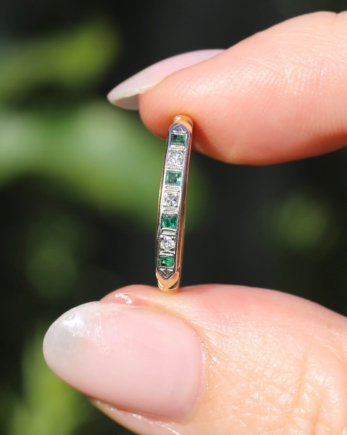 Circa 1930s Natural Emerald & Single Cut Diamond 18ct & Platinum 7 Stone Stacker, size O or 7.25, 2.05g