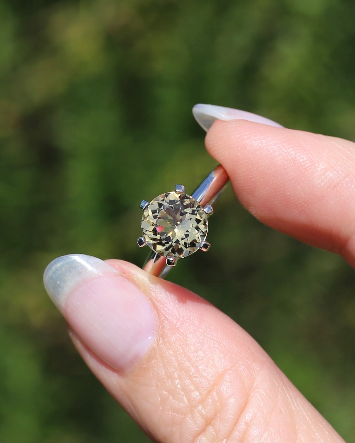 9mm 2.25ct Natural Yellow Beryl, 6 Claw Set, 9ct White Gold, size N1/2 or nearly 7, 3.75g