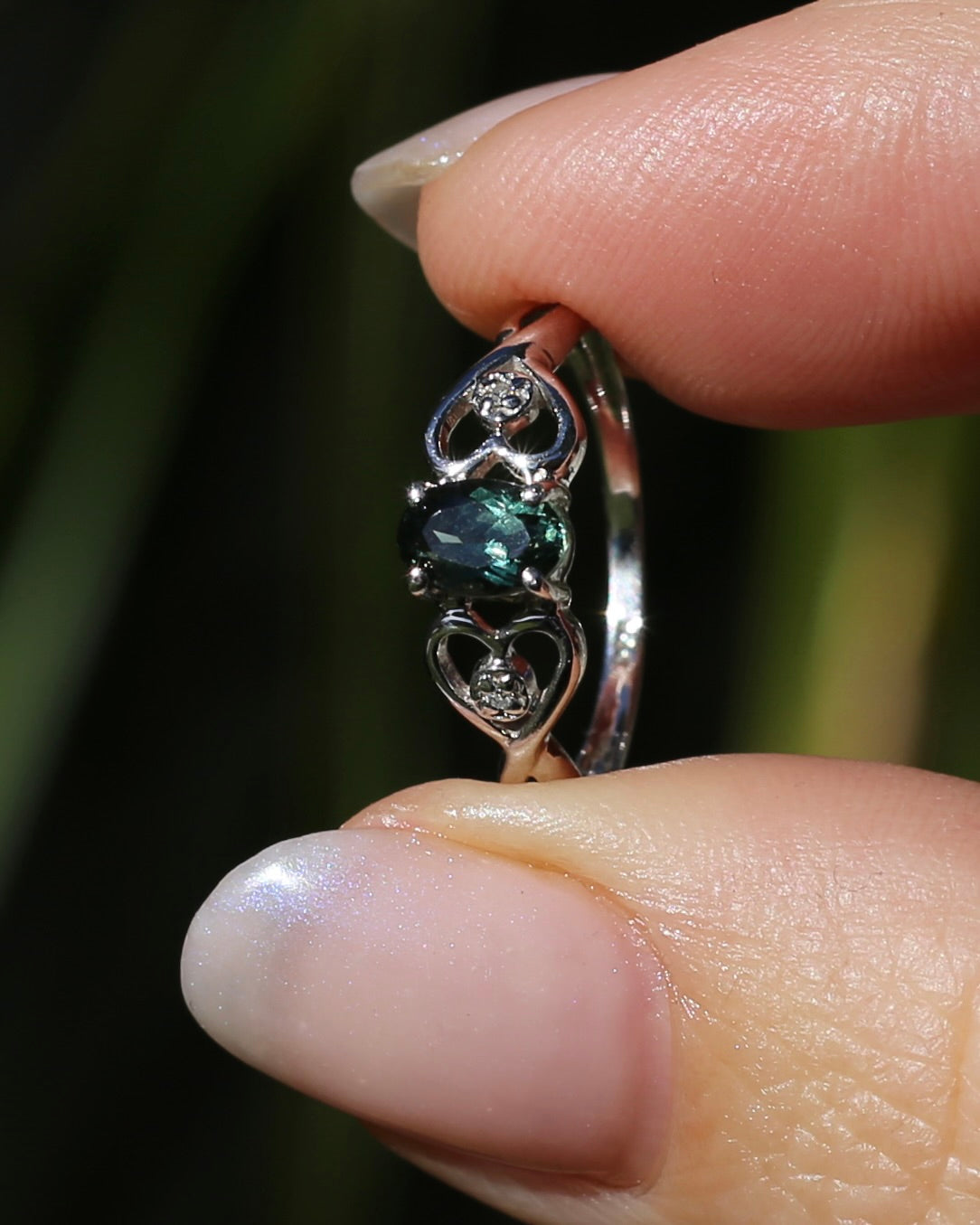 0.7ct Natural Green Parti Sapphire with tiny Diamond Set Heart Shoulders, 9ct White Gold, size K or 5.25, 1.27g