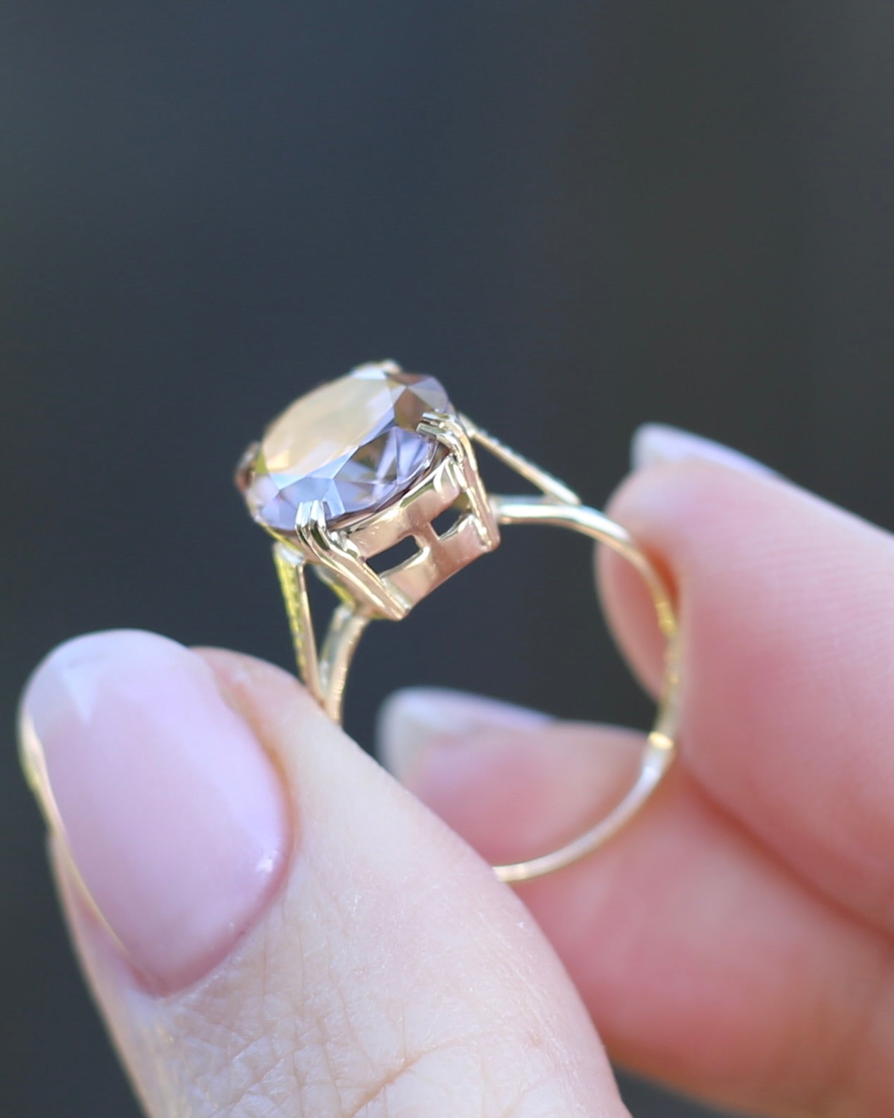 ON HOLD 7.9ct Mauve Damask Rose Oval Natural Zircon in Vintage 9ct Double Claw Ring, 9ct Yellow Gold, size M or 6.25, 3.59g