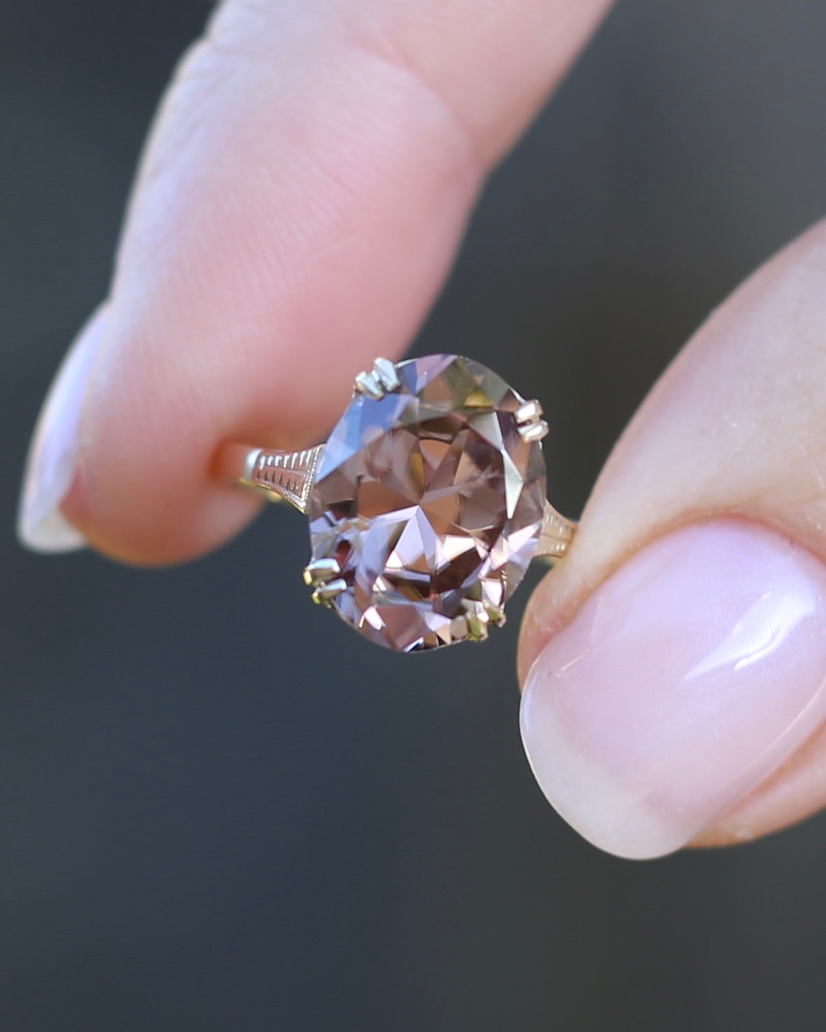 ON HOLD 7.9ct Mauve Damask Rose Oval Natural Zircon in Vintage 9ct Double Claw Ring, 9ct Yellow Gold, size M or 6.25, 3.59g