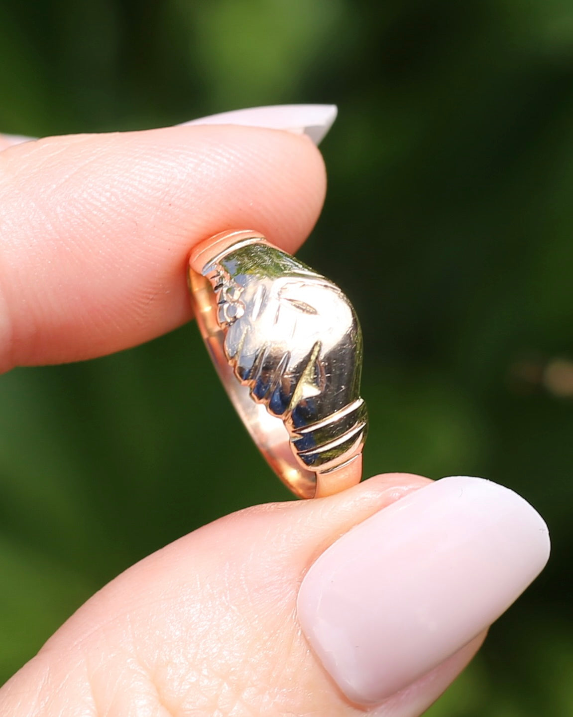 Vintique 15ct Fede Ring, 15ct Yellow Gold, size 7.5 or just over O1/2, 4.24g