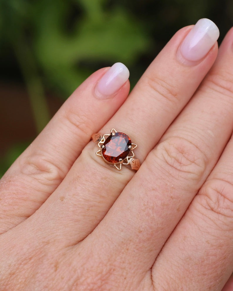 4ct Whisky Zircon in Vintage Old Rosey Gold Ring, 9ct Old Rosey Gold, size M or just over 6, 2.18g