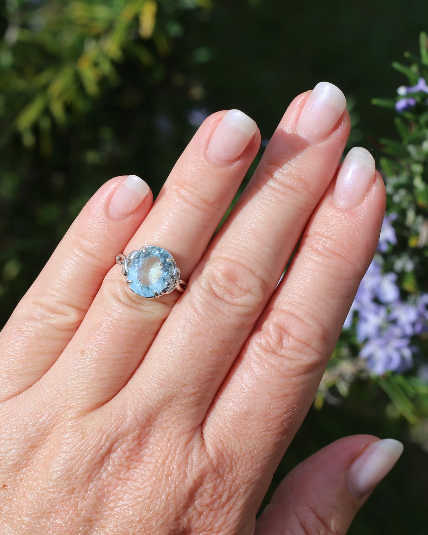 3.2ct Oval Natural Aquamarine in Celtic Inspired 18ct White Gold Ring, size L1/2 or 6, 3.11g