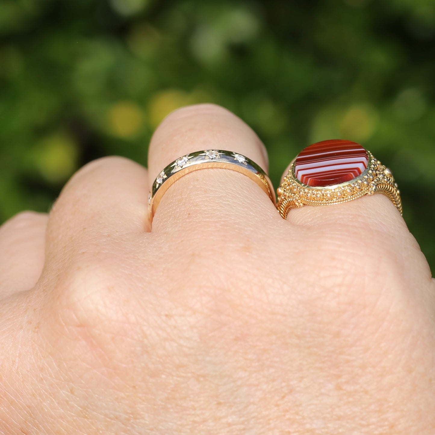 Mid Century Banded Agate in the Elaborate Scroll Detailed Floral Ring, 14ct Yellow Gold, size K1/2 or just under 5.5