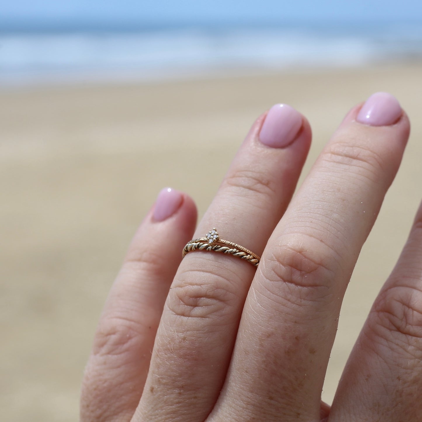 Textured twisted band, 9ct yellow gold, size 4.5 or I1/2