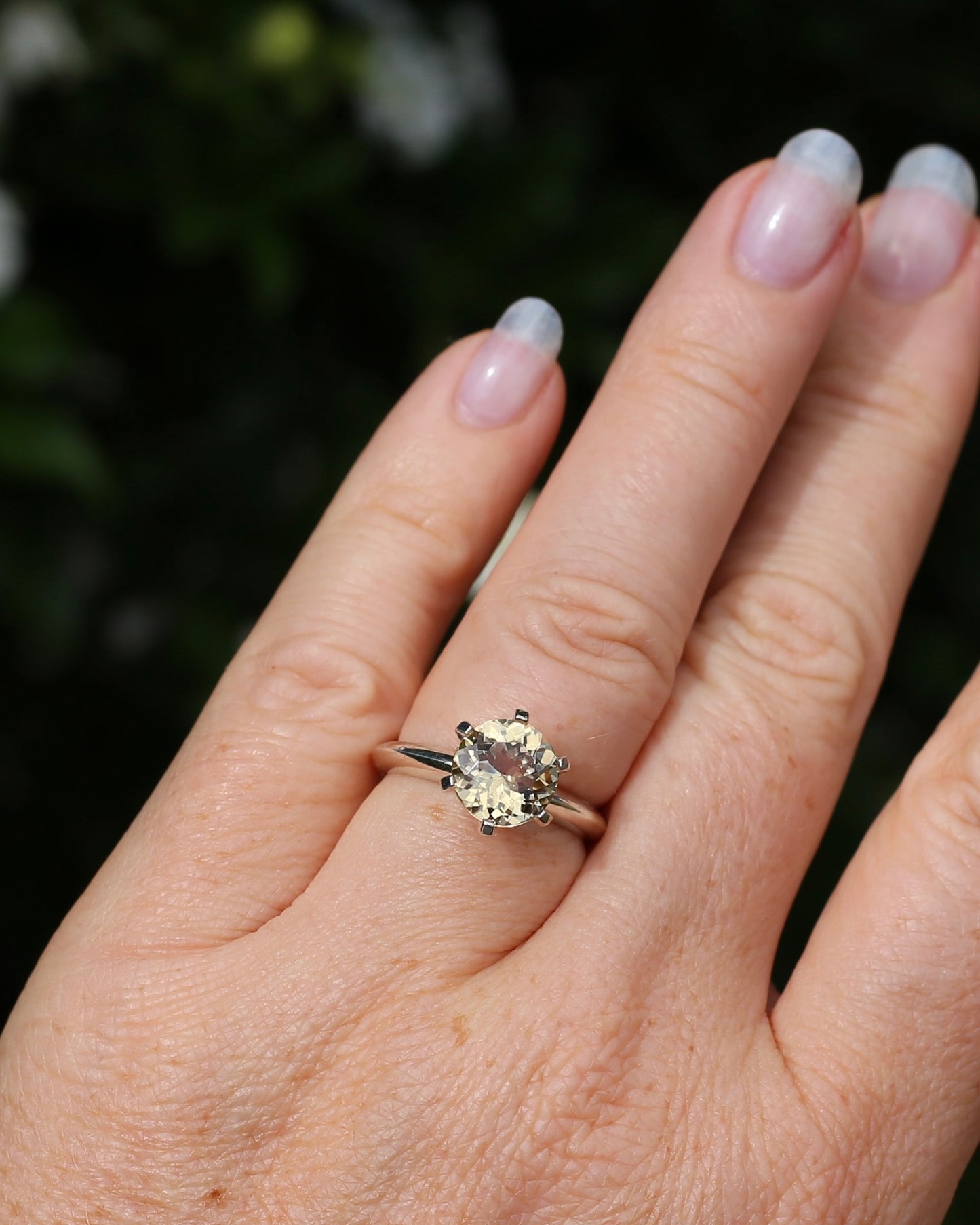 9mm 2.25ct Natural Yellow Beryl, 6 Claw Set, 9ct White Gold, size N1/2 or nearly 7, 3.75g