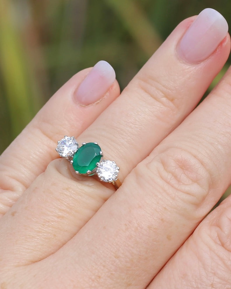 1988 Made Green and White Stone Trilogy, 9ct Yellow and White Gold, size L or 5.75, 2.23g