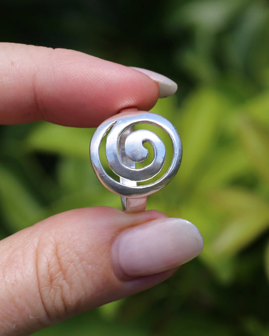 Silver Swirl Ring, Sterling Silver, size R1/2 or nearly 9, 6.6g