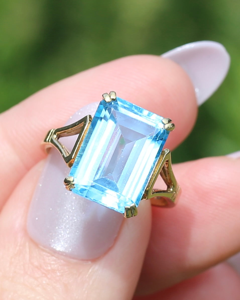 Emerald Cut Blue Topaz Cocktail Ring, 9ct Yellow Gold, size 7.75 or just over P, 4.85g