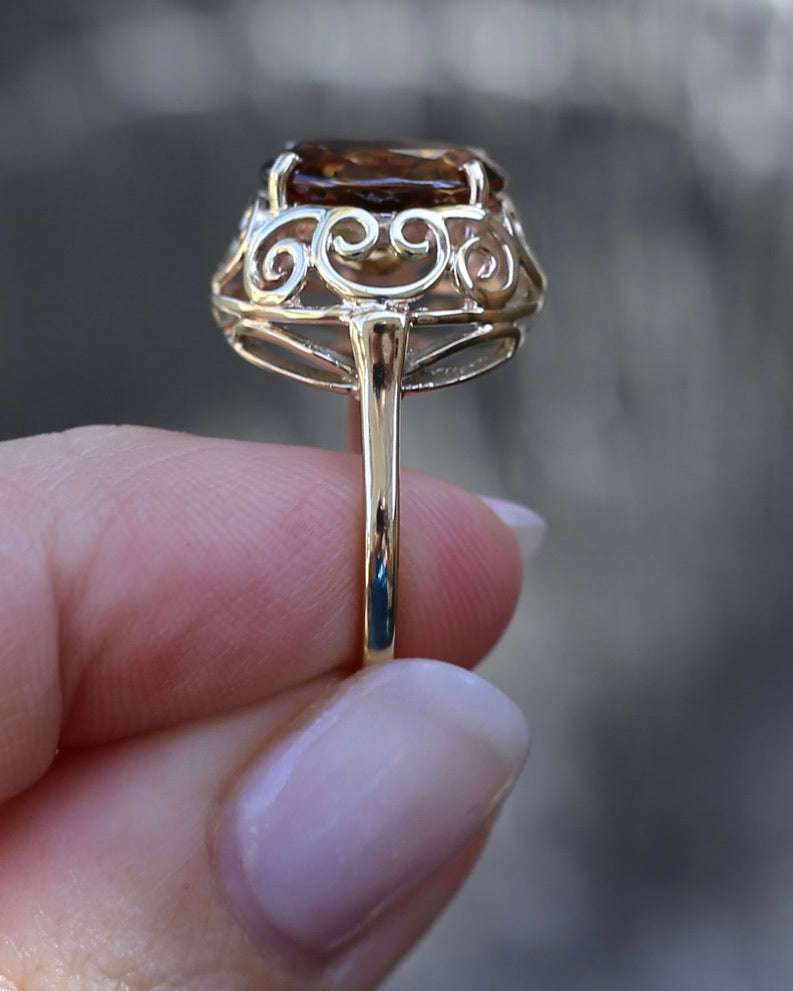 6.9ct Oval Natural Zircon in Raised Filigree Setting, 10ct Yellow Gold, size M1/2 or 6.5, 4.83g