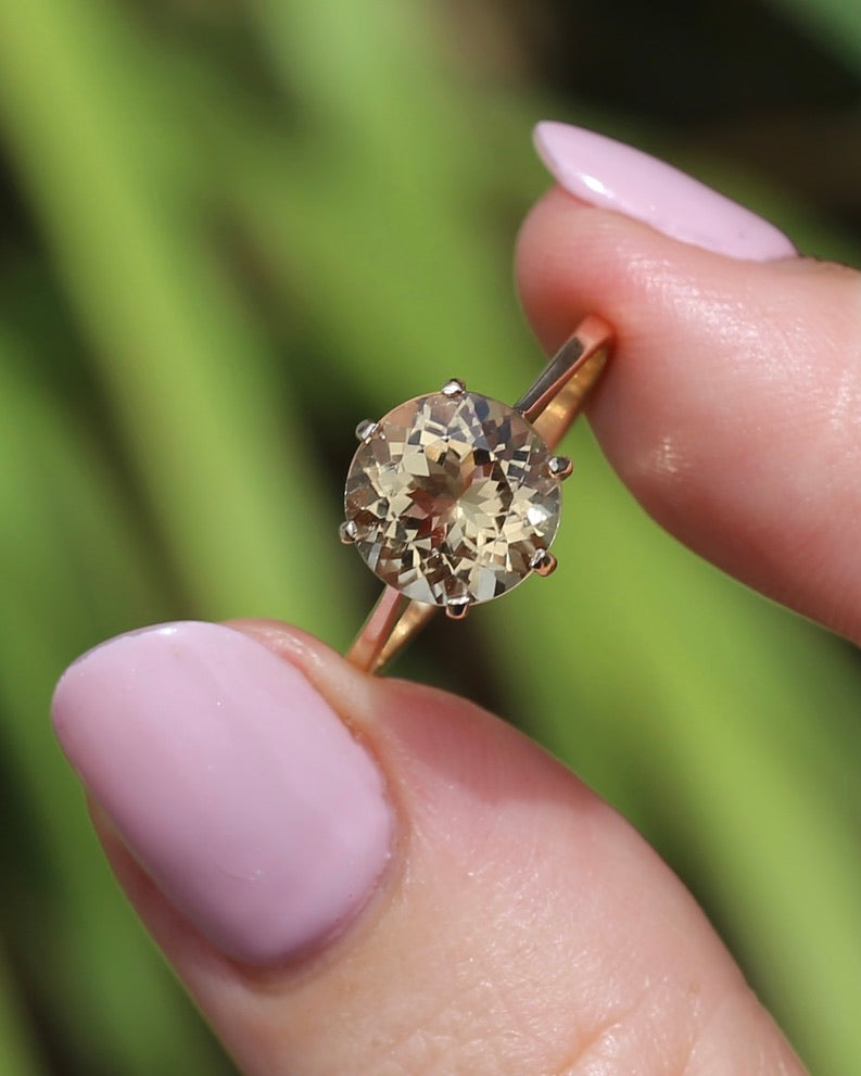 2.5ct Round Natural Heliodor (Yellow Beryl), 6 Claw Set, 9ct Yellow Gold, size N1/2 or 7, 2.0g