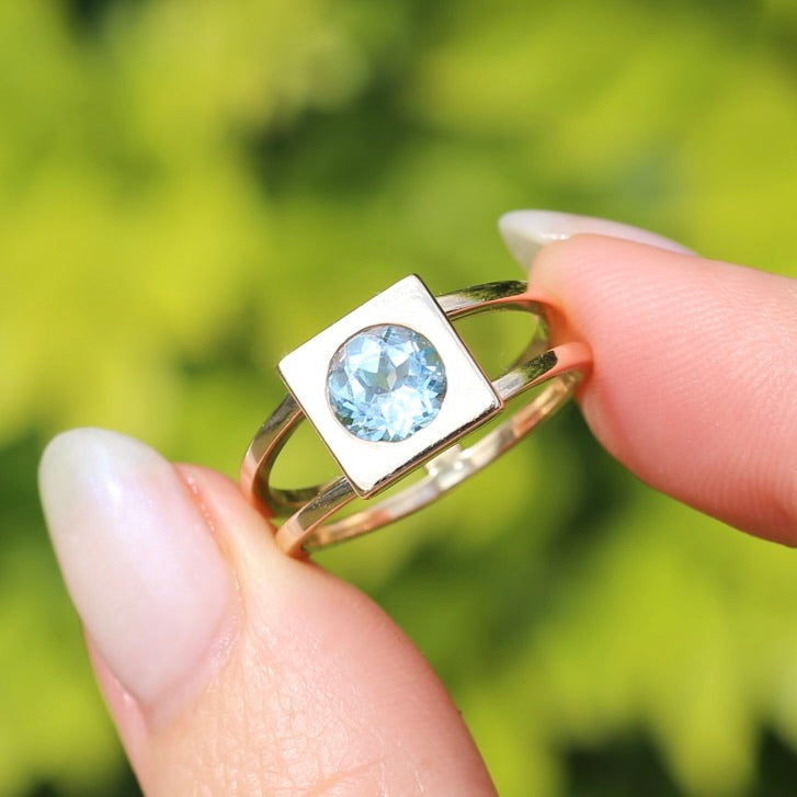 Bezel Set Square Face Blue Zircon Ring on Split Band, 9ct Yellow Gold, fits like size R or 8.5