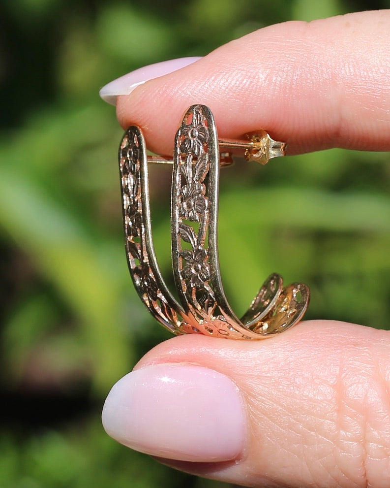 Floral Hand Carved 9ct Yellow Gold Earrings - Studs-, 9ct Yellow Gold, 3.13g