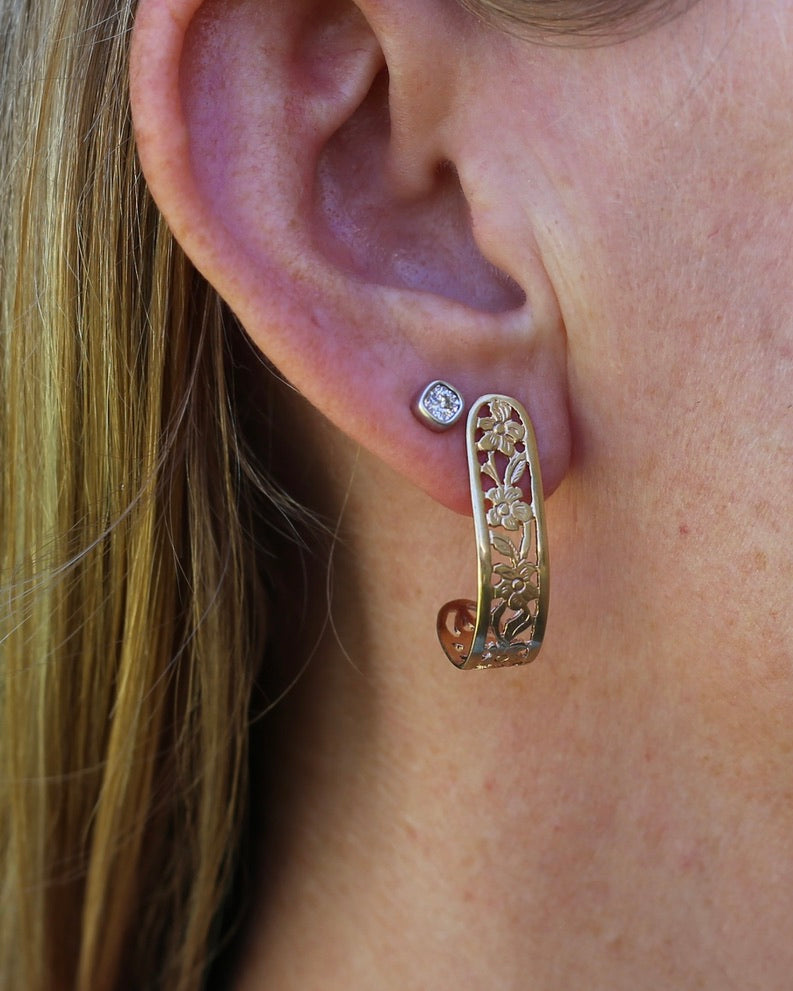 Floral Hand Carved 9ct Yellow Gold Earrings - Studs-, 9ct Yellow Gold, 3.13g