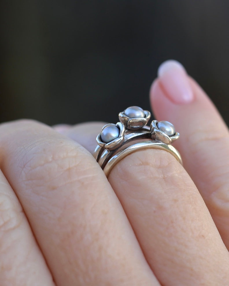 Grey Cultured Pearl Ring, Sterling Silver, size N or just over 6.5, 5.88g