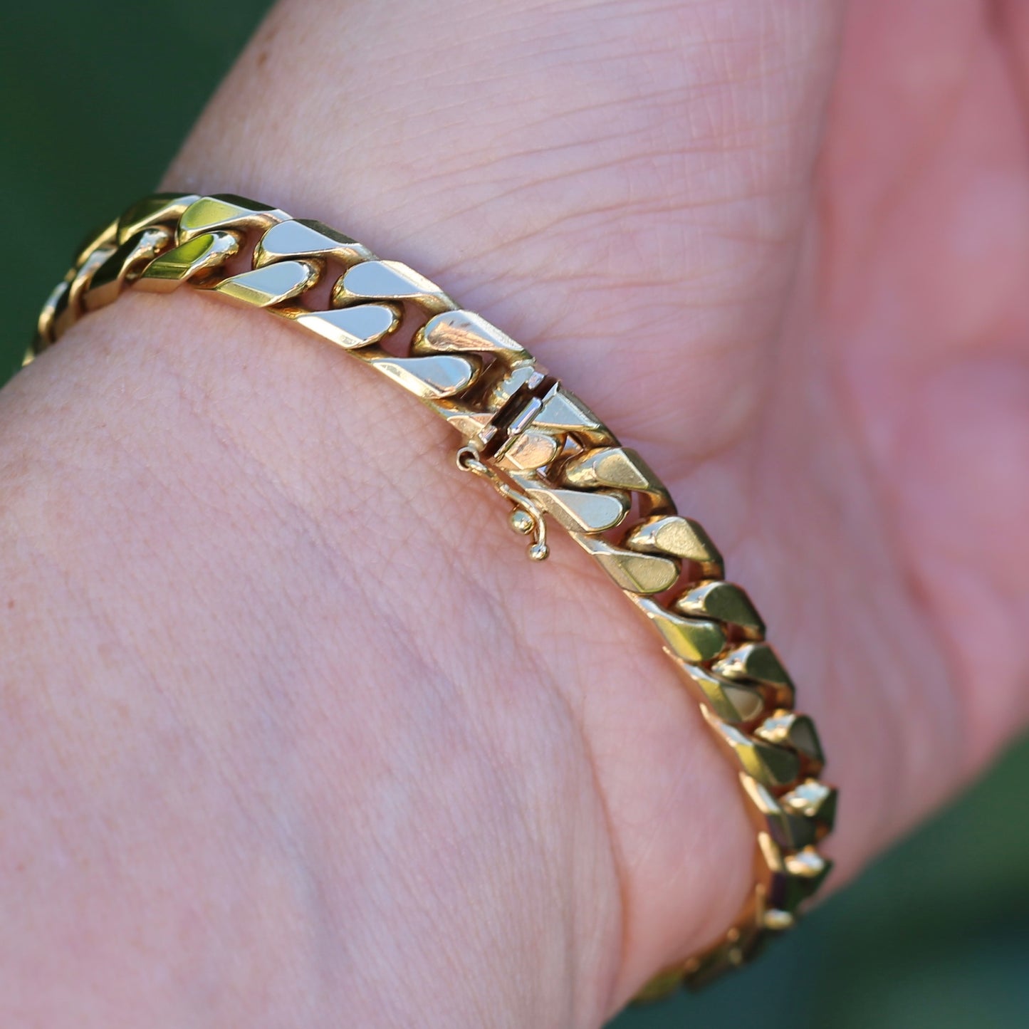 Italian 18ct Gold Curb Bracelet, 19cm 7.5 inches and 40.3g