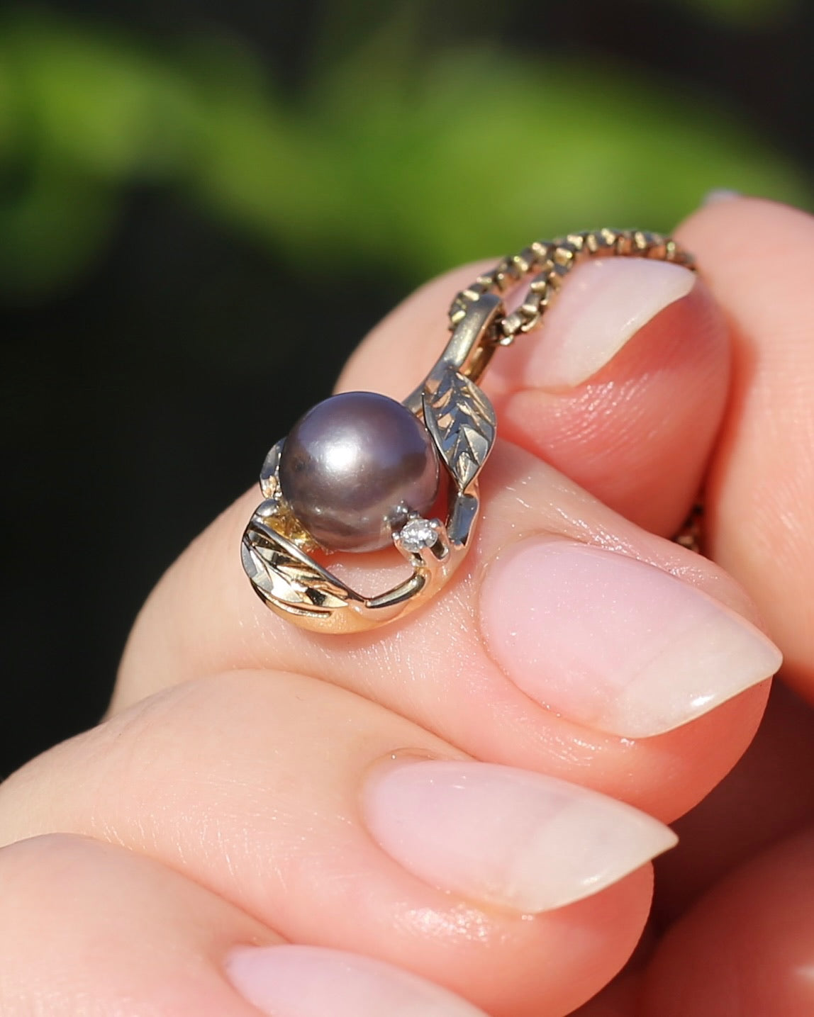 Grey Pearl, Diamond and Three Leaf Pendant, 14ct Yellow Gold, 1.61g