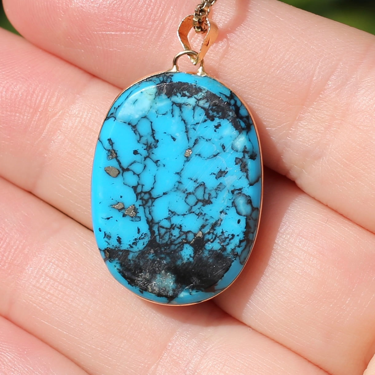 Egyptian Made 1992 Natural Oval Turquoise Pendant in 18ct Yellow Gold, 4.45g