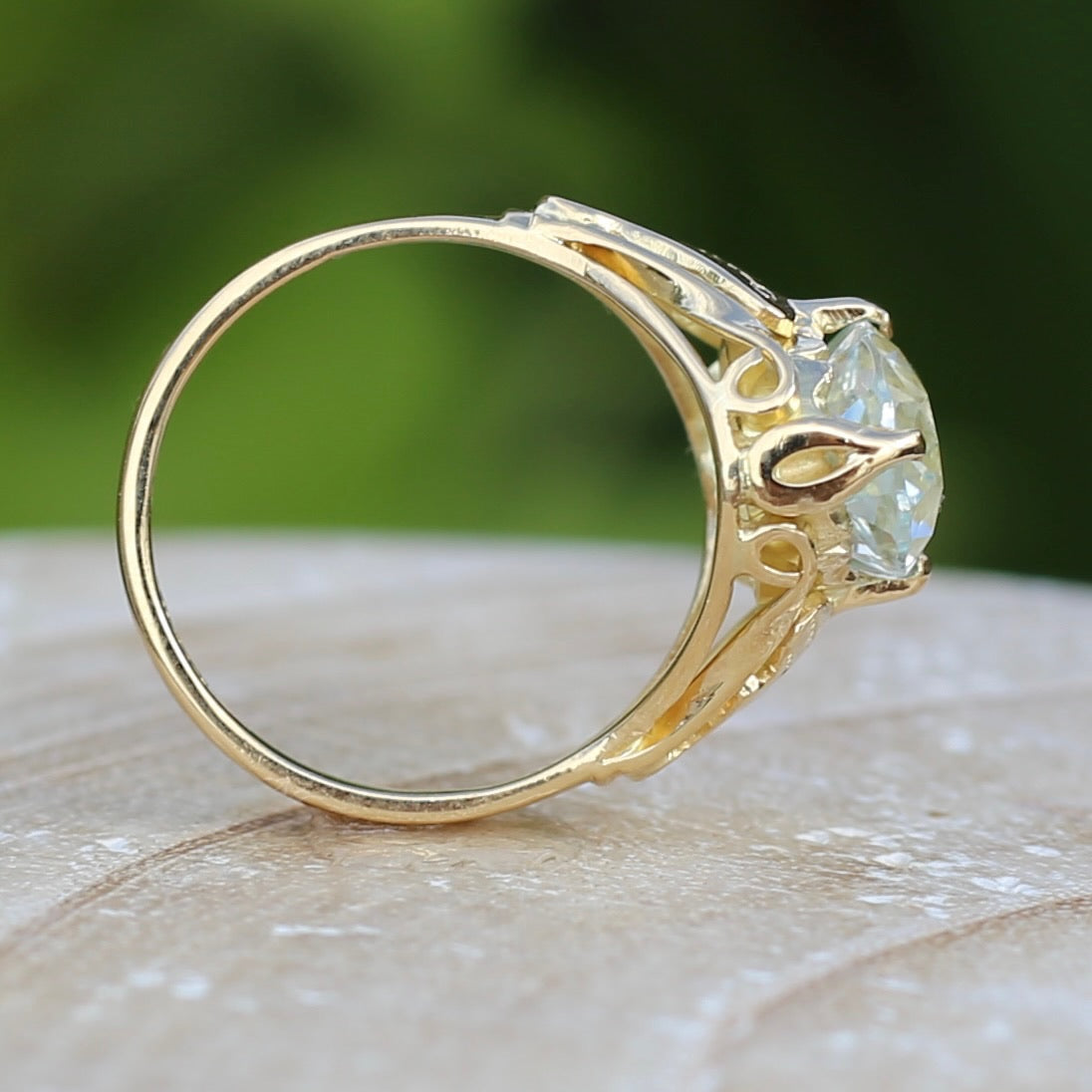 3.26ct Oval Natural Aquamarine in Hand Crafted 18ct Yellow Gold Ring, size P or 7.5, with Valuation