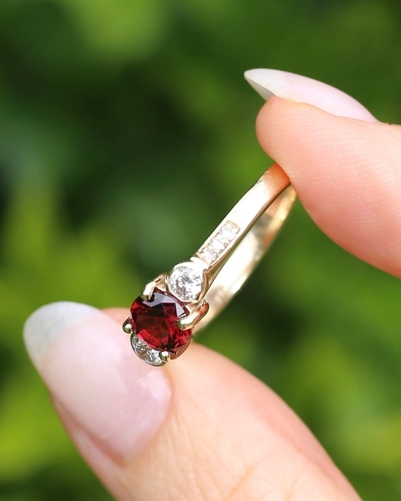 East African Rhodolite Garnet and Diamond Dais Trilogy, 9ct Yellow Gold, size S or 9.25