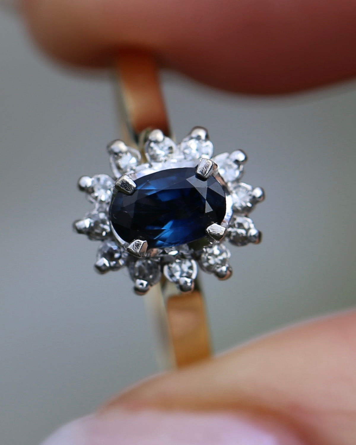 Natural Sapphire and Diamond Halo, 18ct White and Yellow Gold, size R or just over 8.5, 3,15g